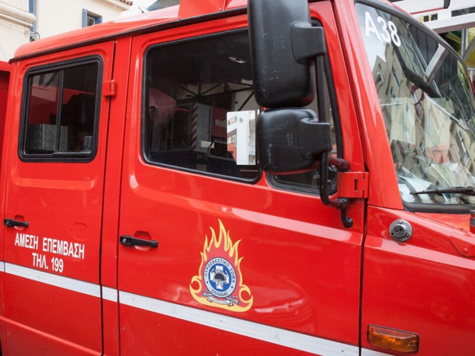 Πυρκαγία προκλήθηκε στην Ε.Ο. Αθηνών -Κορίνθου