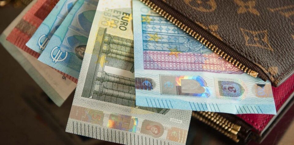 epidoma-400-euro-dikaiouxoi