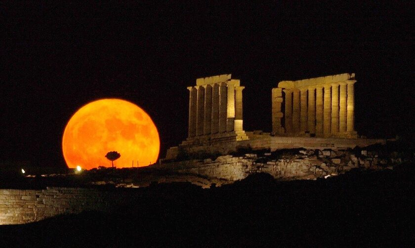 moon-panselinos-mplepanselinos