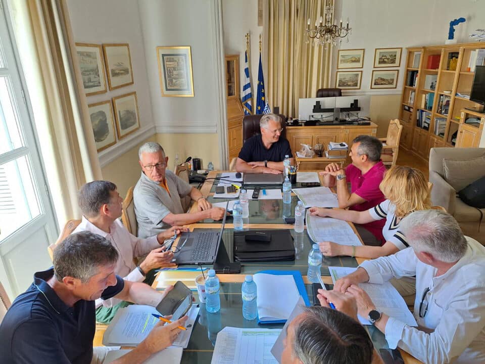 Συνάντηση εργασίας του Περιφερειάρχη Δημήτρη Πτωχού με τον Δήμαρχο Τρίπολης, Κώστα Τζιούμη