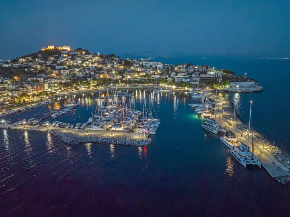 ΒΟΡΕΙΑ ΚΥΝΟΥΡΙΑ : Το 14ο Catamarans Cup επισκέπτεται το λιμάνι του Παραλίου Άστρους