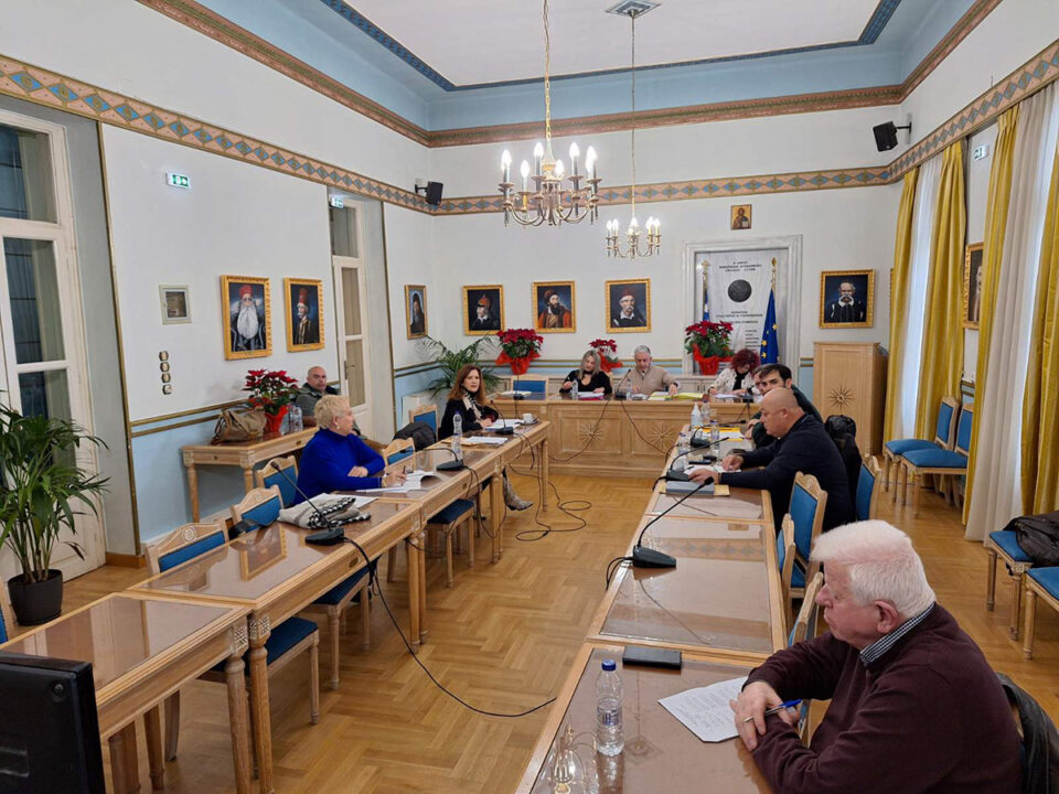 Συνεδρίαση Περιφερειακής Επιτροπής Πελοποννήσου: Σημαντικές αποφάσεις για έργα και κοινωνικές δράσεις