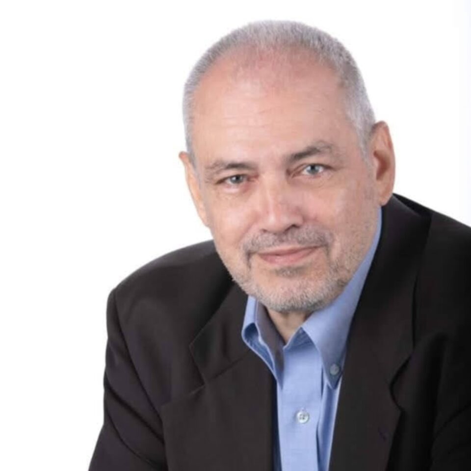 Παπαηλιού : Ντροπή! «Ο κόμπος έχει φτάσει στο χτένι, ή μάλλον το έχει σπάσει».