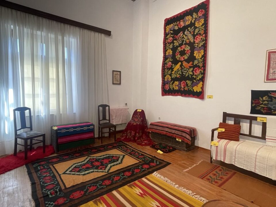 Η Στεμνίτσα υφαίνει μνήμες και όνειρα. Συνεχίζεται η έκθεση Υφαντικής τέχνης